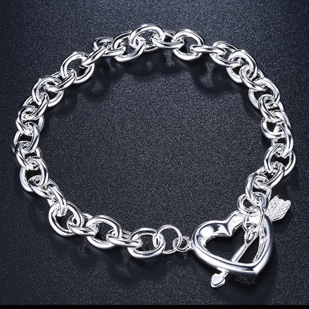 🌟 Silver Chunky Heart Necklace